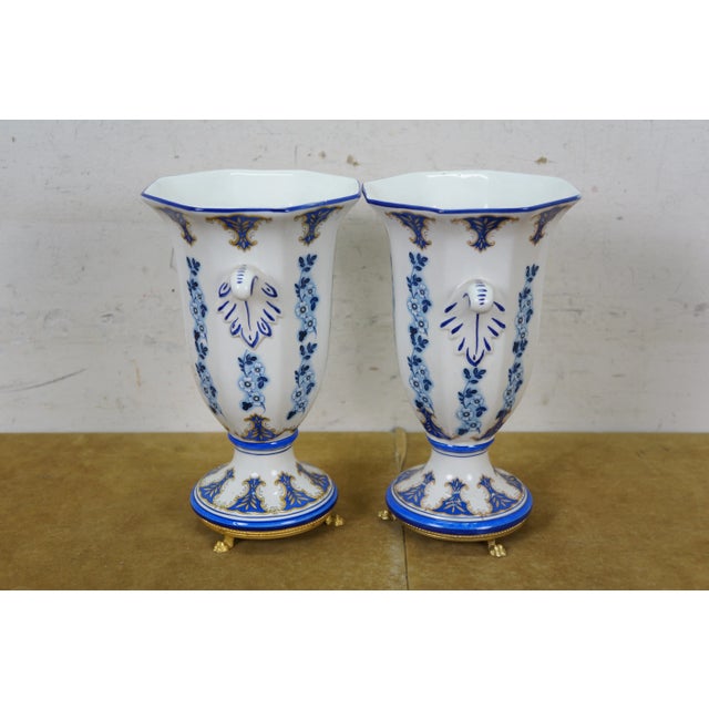 Mid 20th Century 2 Jb Hirsch Corsi Italian Blue & White Floral Porcelain Mantel Vases Urns 9" For Sale - Image 11 of 16
