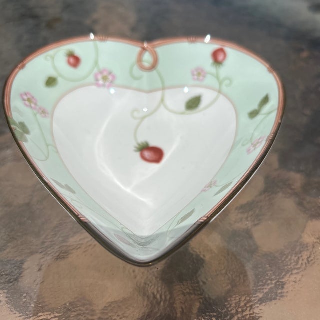 Wedgwood Wild Strawberry Heart Bone China Trinket Dish. This is a pretty little dish for a nightstand or by the sink to...