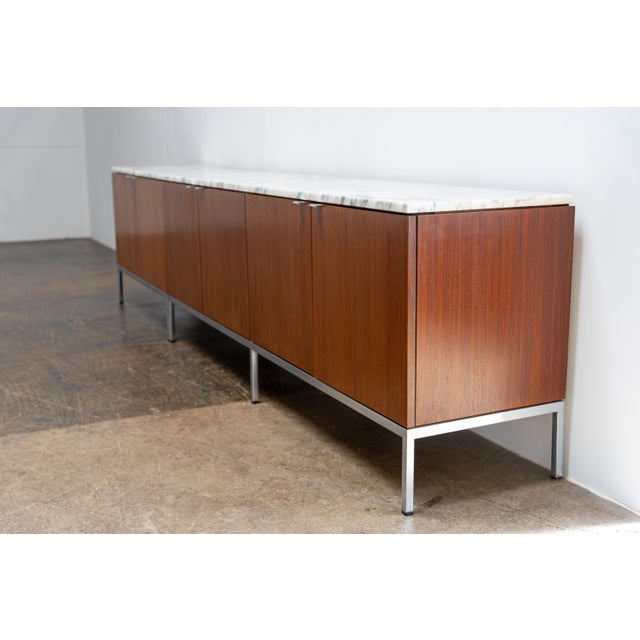 Vintage Sideboards in Indian Rosewood and Carrara Marble by Florence Knoll Bassett for Knoll International, 1960s, Set of 2 For Sale - Image 9 of 18