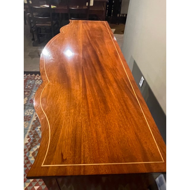1990s Stickley Federal Style Featuring a Bowfront Design Crafted From Mahogany Solids, Book-Matched Mahogany Veneer, and Satinwood Bellflower Inlays. For Sale - Image 9 of 12