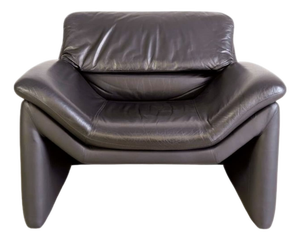Chair in Leather Black from De Sede