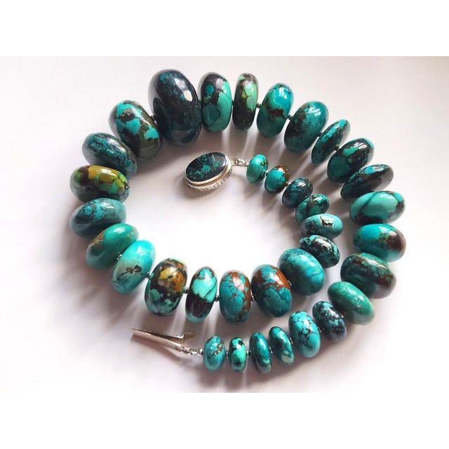 Hubei Turquoise Beaded Necklace For Sale In Cleveland - Image 6 of 6