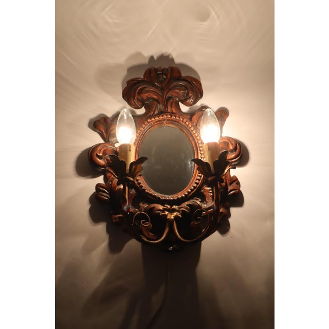 Baroque Style Hand-Carved Gold Leaf Wall Lamp with Mirror, 1960s For Sale - Image 4 of 11
