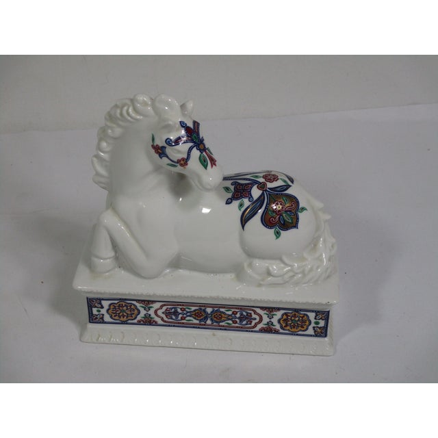 1960s Elizabeth Arden Byzantium Horse Trinket Box For Sale - Image 4 of 6