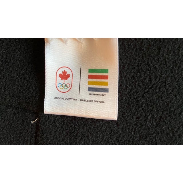 Hudson's Bay Canada 2014 Olympics Committee Polar Bear Navy Blue Blanket For Sale In Washington DC - Image 6 of 11
