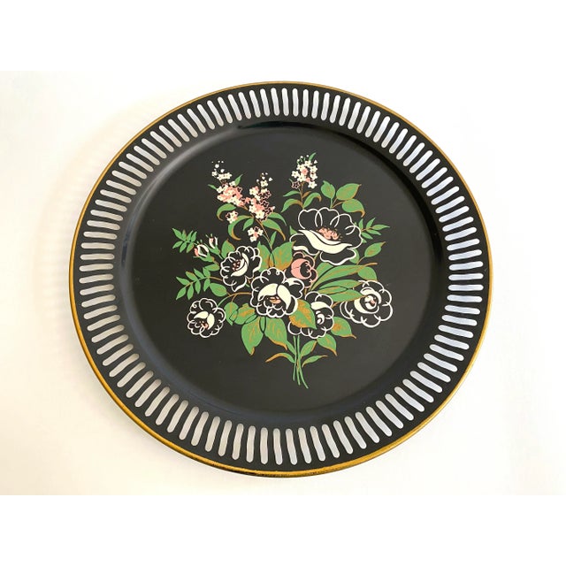 Vintage 1950's Floral Lithograph Print Extra Large Round Metal Decorative Serving Tray For Sale - Image 9 of 13