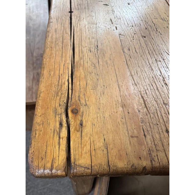 Brown English Farmhouse Harvest Table in Pine and Elm, 1850 For Sale - Image 8 of 9