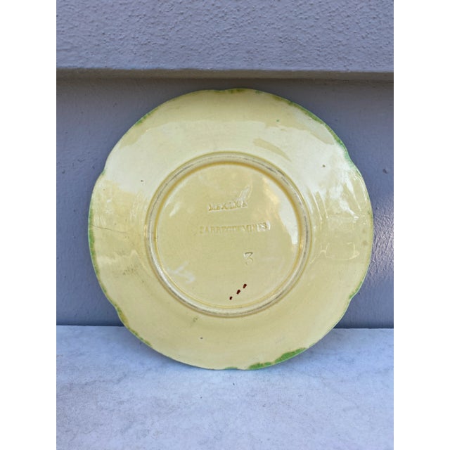 Late 19th Century Majolica Strawberries Plate Sarreguemines, Circa 1880 For Sale - Image 5 of 7