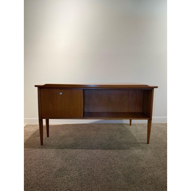 Brown 1960s Danish Modern "Boomerang" Teak Executive Desk Attributed to Peter Løvig Nielsen For Sale - Image 8 of 12