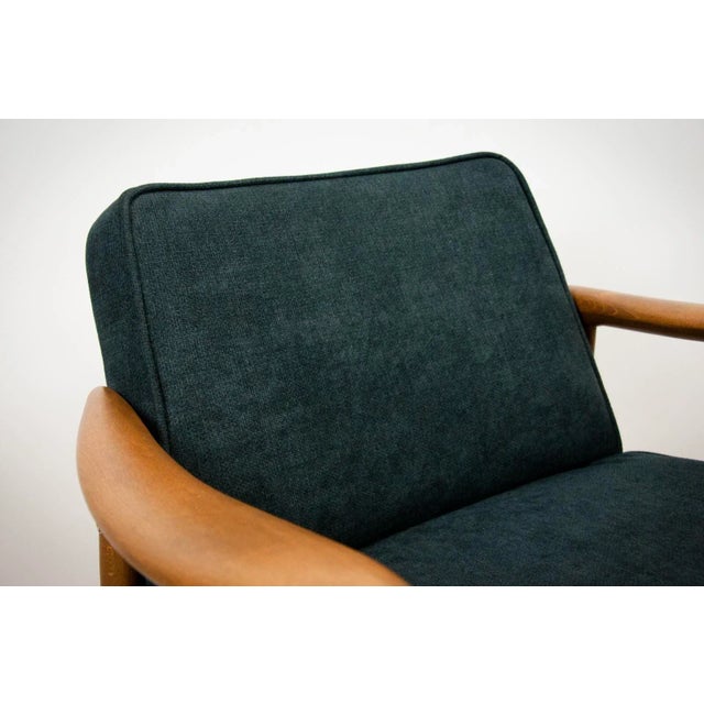 Set of GFM-87 Beech and Fabric Armchairs by Juliusz Kędziorek for Gościcińskie Fabryki Mebli, 1960s For Sale - Image 11 of 13