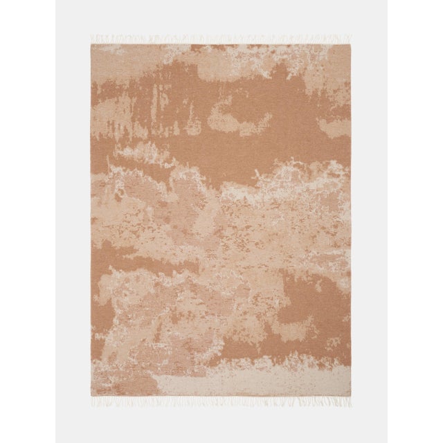 Jacquard wool and cashmere blanket with classic "Stucco" motif from the Villa Como Collection.