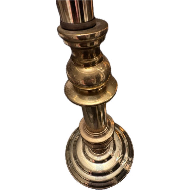 Gold Vintage Stiffel Style Solid Brass Floor Lamp With Integrated Round Glass Side Table For Sale - Image 8 of 16