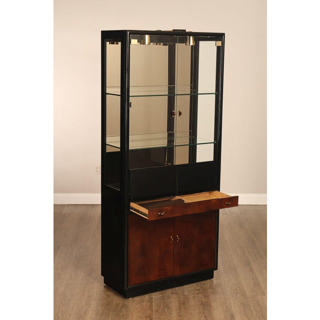Henredon Scene Three Display Curio Cabinet For Sale In Philadelphia - Image 6 of 18