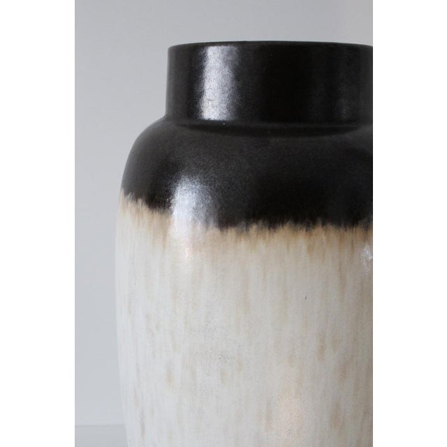 Mid-Century Modern 553-38 Vase from Scheurich Keramik, 1960 For Sale - Image 3 of 9