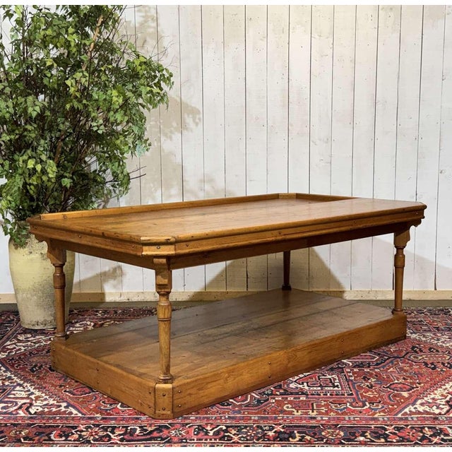 Wood 19th Century English Trades Table in Fir Wood For Sale - Image 7 of 18