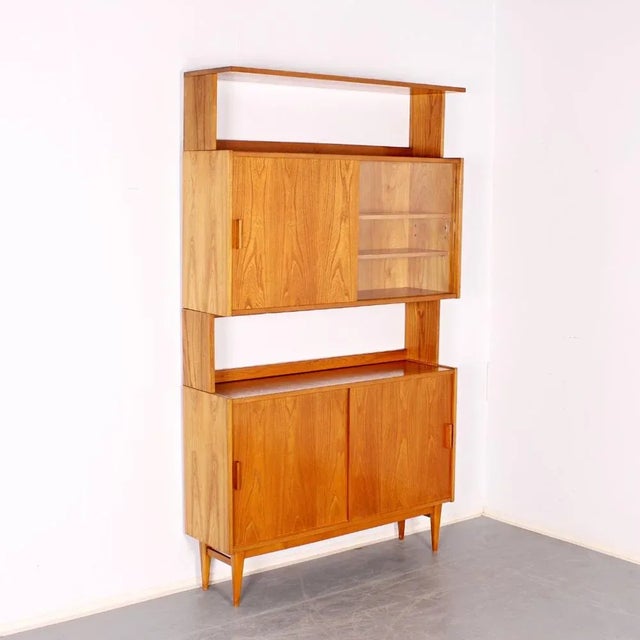 Mid-Century Glass & Oak Wall Unit For Sale - Image 4 of 4