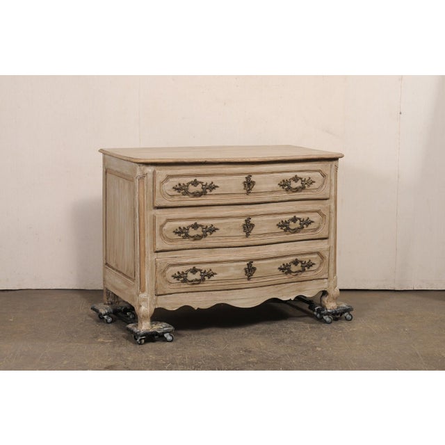 18th Century French Louis XV Beige Serpentine Commode For Sale - Image 4 of 12