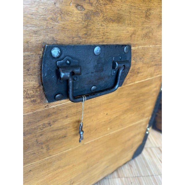 Metal 19th Century Domed Travel Trunk in Wood, Brass, and Leather For Sale - Image 7 of 10