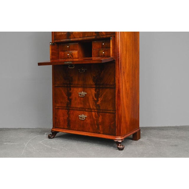 Biedermeier Chest of Drawers with Secretary Compartment in Mahogany, Early 19th Century For Sale - Image 14 of 18