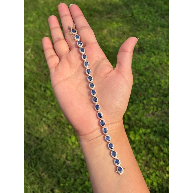 Art Deco Art Deco 10.02 Carat Deep Blue Sapphire Wedding Bracelet in 18k Solid Gold For Sale - Image 3 of 15