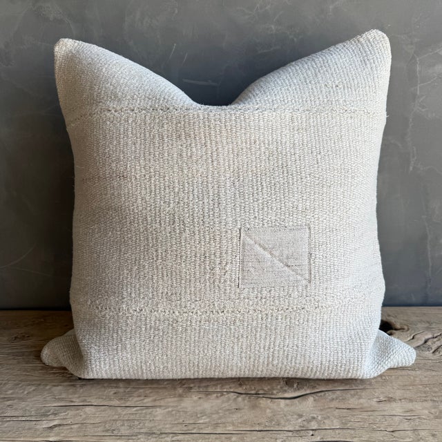 Size: 24" x 24" - Crafted from authentic vintage Turkish hemp rugs, each pillow is a one-of-a-kind statement piece rich in...