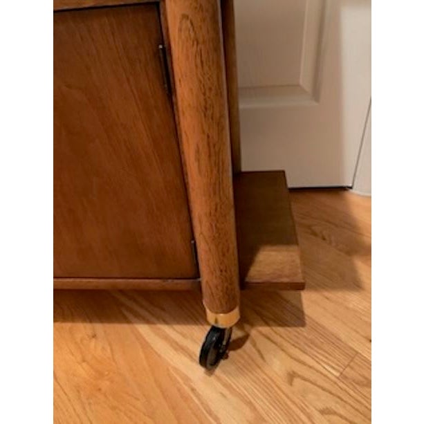 1950s Mid Century Modern Drexel Biscayne Three-Tiered Rolling Bart Cart/Server Cabinet For Sale - Image 5 of 15