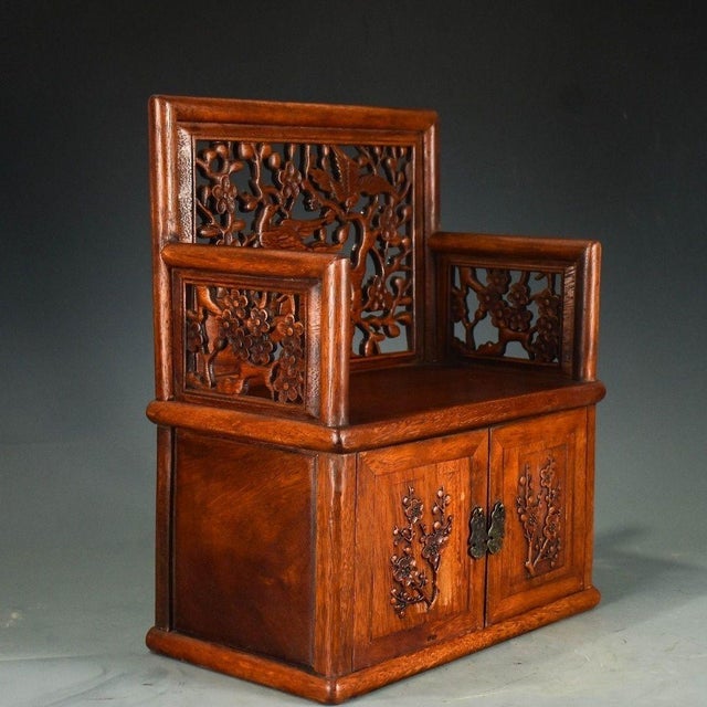 Dimensions: Height 43 cm (16.9") x Length 35 cm (13.8") x Width 20 cm (7.9") Material: Solid Hardwood (Huali Rosewood)...
