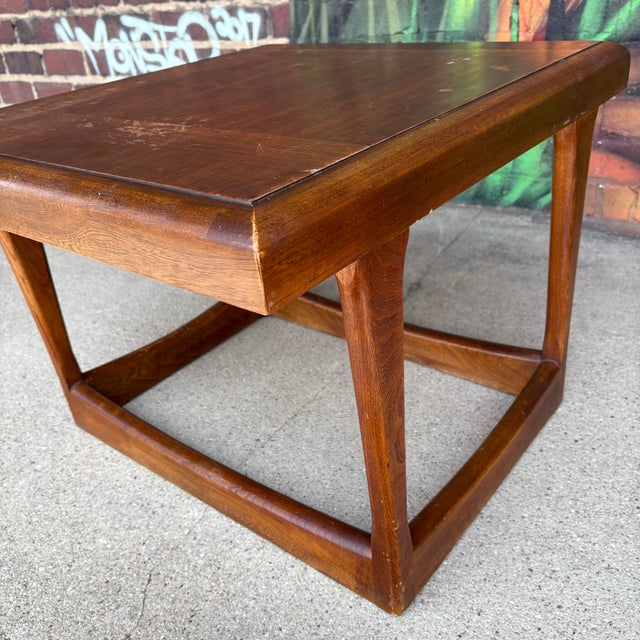 Mid-Century Modern Pair of Walnut End Tables Lane Furniture For Sale - Image 9 of 11