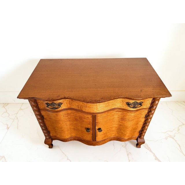 Arts & Crafts Antique Quarter-Sawn Oak Sideboard Cabinet – Serpentine Front For Sale - Image 3 of 14