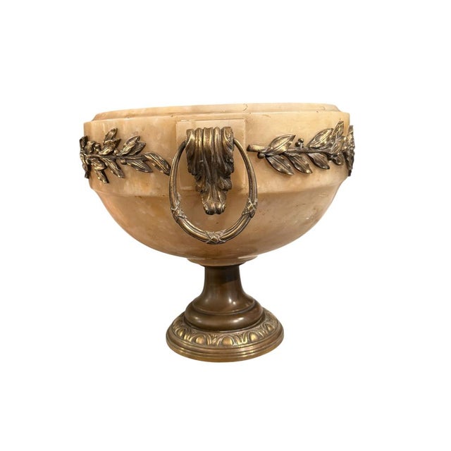 Onyx and Bronze Vase, 1890s, in Flawless conditions. Designed 1890 to 1919