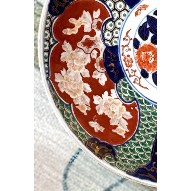 Mid 20th Century Vintage Japanese Imari Charger Plate — 12.5” — Hand‑Painted For Sale - Image 5 of 10