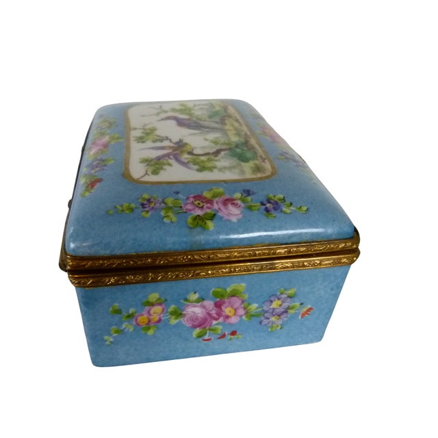 Antique French Sèvres-Style Porcelain Hinged Trinket Box - Birds & Flowers, Late 19th C. For Sale - Image 4 of 14