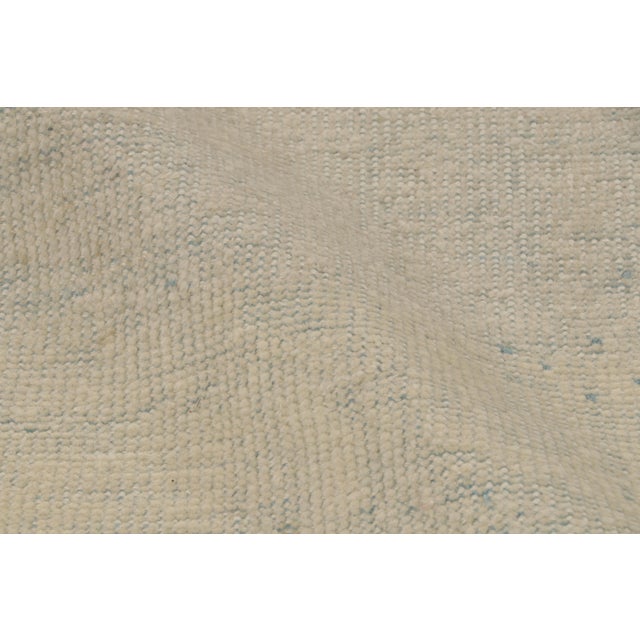 Rug & Kilim’s Contemporary Solid Rug in Beige and Blue For Sale - Image 9 of 10