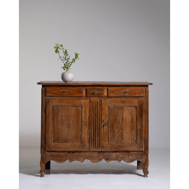 French Louis XV Buffet in Original Patina, Rococo Style, France, Early 19th Century For Sale - Image 3 of 16