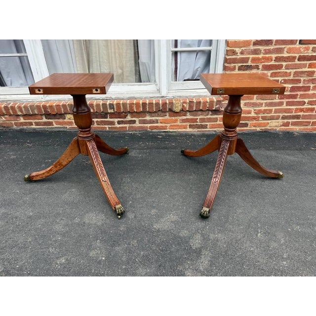 Vintage George III Style Cross-Banded Top Double Pedestal Inlaid Dining Table With Leaves For Sale - Image 17 of 17