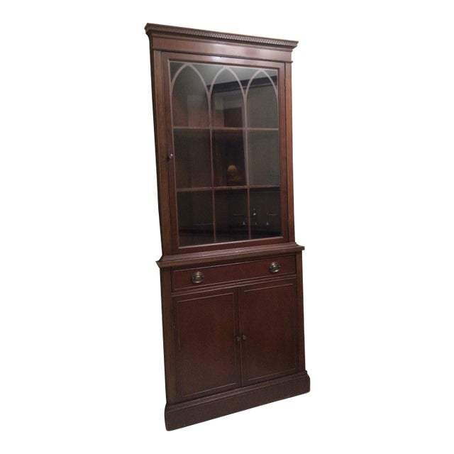 Early 20th Century Mahogany Corner Cabinet For Sale