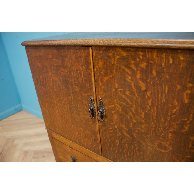 Art Deco Oak Tallboy in the style of Heals, 1930s For Sale - Image 6 of 10