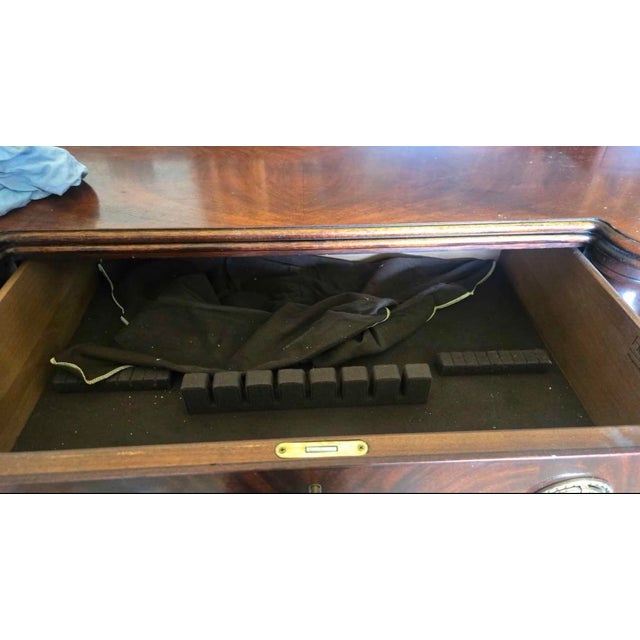 Henredon 1980s Henredon Flame Mahogany Sideboard Buffet Credenza Hepplewhite Paw Foot Huntboard For Sale - Image 4 of 8