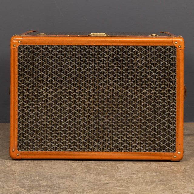 Antique French Hat Trunk in Chevron Canvas from Goyard, Paris, 1920s For Sale - Image 9 of 18