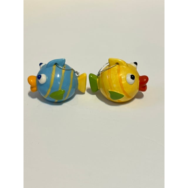 Late 20th Century Vintage Ceramic Whimsical Bubble Fish Salt and Pepper Shakers For Sale - Image 5 of 7