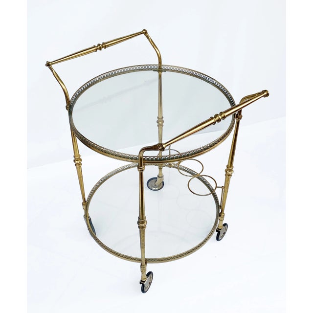 Round Brass Bar Trolley with Bottle Holder by Maison Baguès, 1950s For Sale - Image 4 of 9