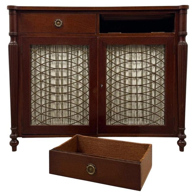 Hollywood Regency 19th Century English Mahogany Regency Cupboard For Sale - Image 3 of 13