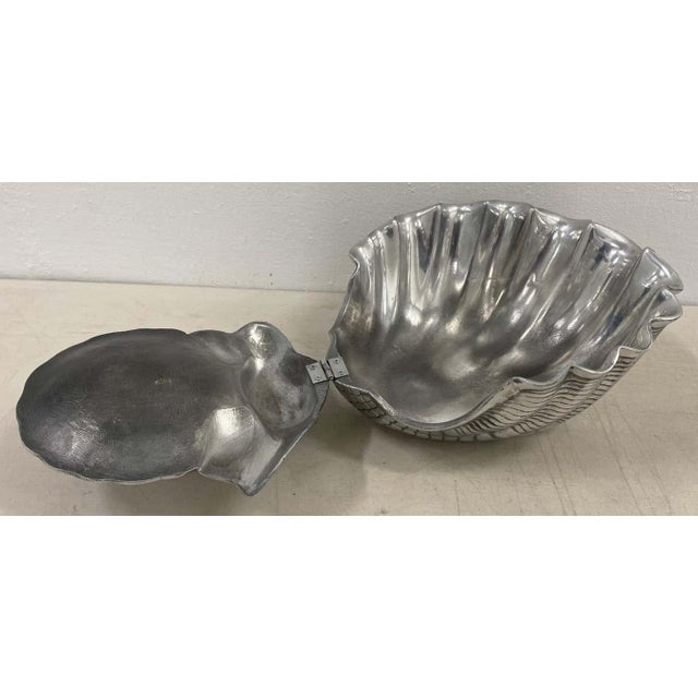 Cast aluminum clam shell serving dish by Arthur Court, C.1980s Measures: 10" diameter x 5" high Good vintage condition - A...