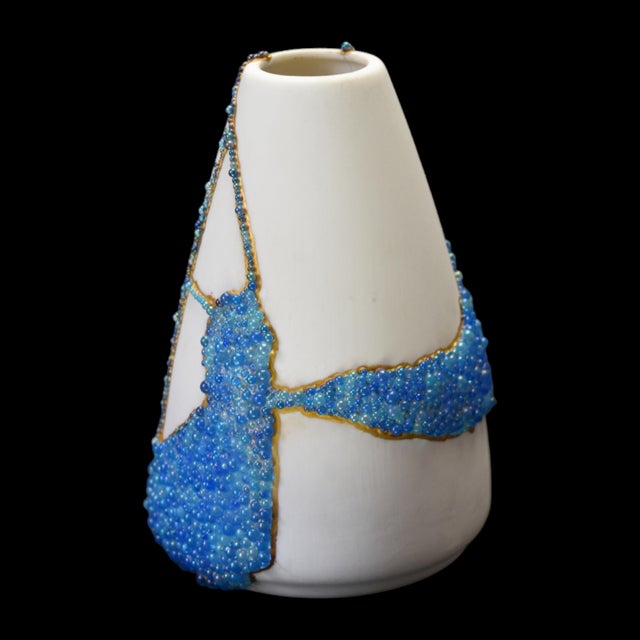 Early 21st Century Kintsugi White Vase with Blue Glass Bubbles by Myriam Gref For Sale - Image 5 of 5