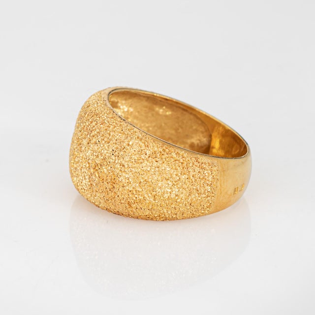 80s Portuguese Shimmer Ring 19k Yellow Gold Dome Band Sz 7.25 Fine Jewelry For Sale - Image 4 of 7