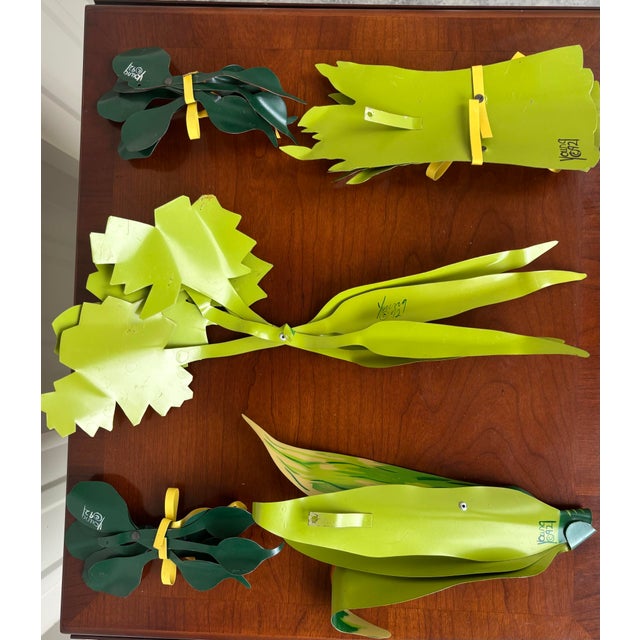 Signed Young ’92 Layered Metal Garden Vegetable Wall Sculptures – Set of 5 Hand-Painted Folk Art Pieces For Sale - Image 9 of 12