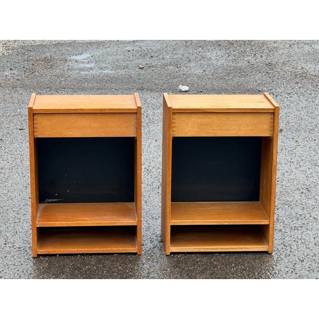 Danish Floating Bedside Tables in Oak, 1960s, Set of 2 For Sale - Image 4 of 16