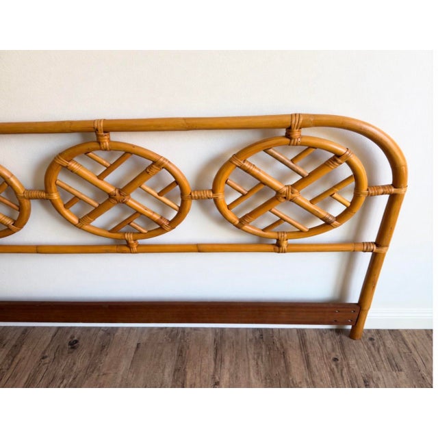 Late 20th Century Vintage Bamboo & Rattan Chippendale Fretwork Four Medallion King Headboard For Sale - Image 5 of 5