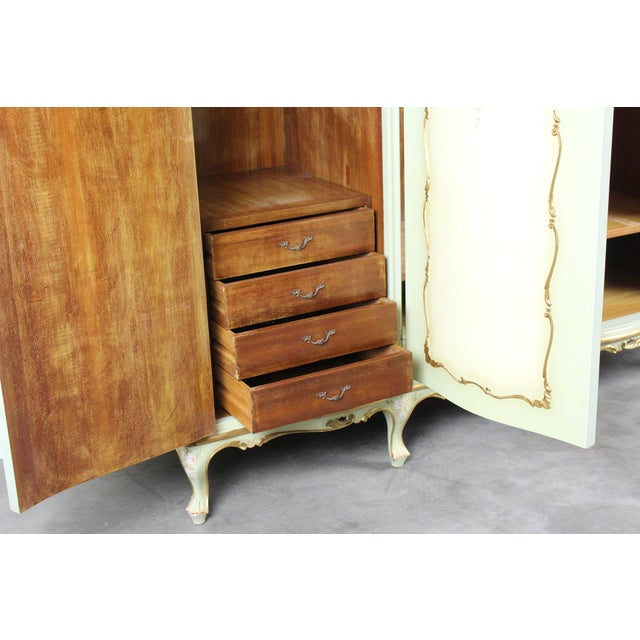 Venetian Baroque Green Lacquered Hand-Painted Floral Three-Door Wardrobe, 1950s For Sale - Image 16 of 17