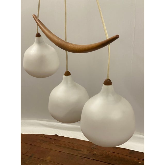 Luxus Luxus Sweden Model 512 Bananen Triple Pendant For Sale - Image 4 of 12